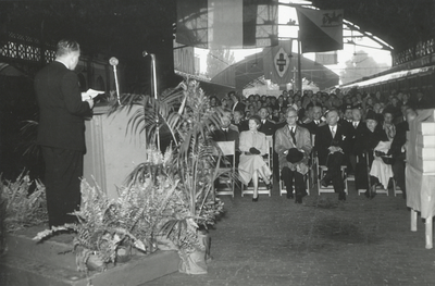 163879 Afbeelding van de heer J. Winands van de Association Interallié des Résistants du Rail tijdens zijn toespraak ...